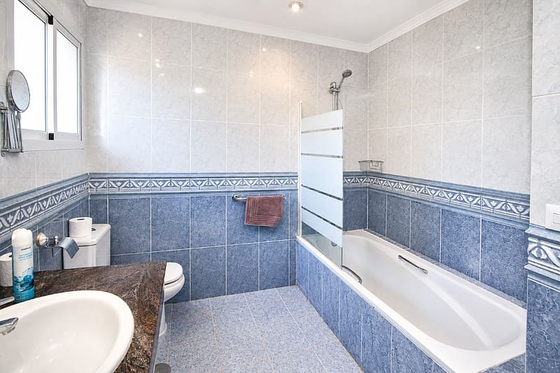 3 slaapkamer Villa te koop in Calahonda met zwembad - € 775.000 (Ref: 9954257)