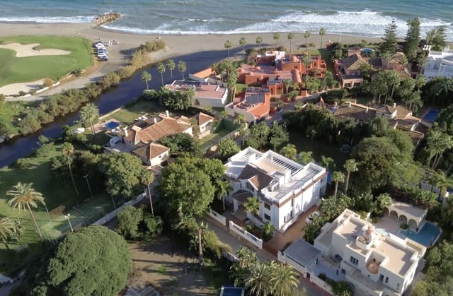 7 bedroom Villa for sale in Estepona with pool garage - € 4,750,000 (Ref: 9957631)