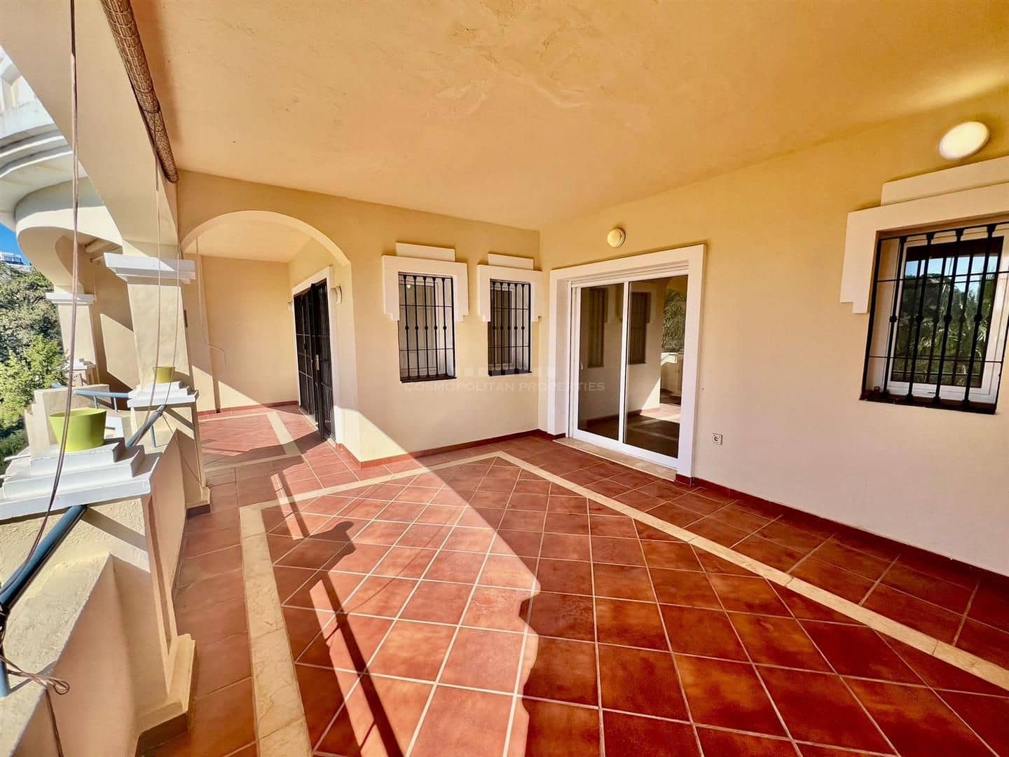 2 soverom Leilighet til salgs i Marbella med svømmebasseng garasje - € 390 000 (Ref: 9959807)