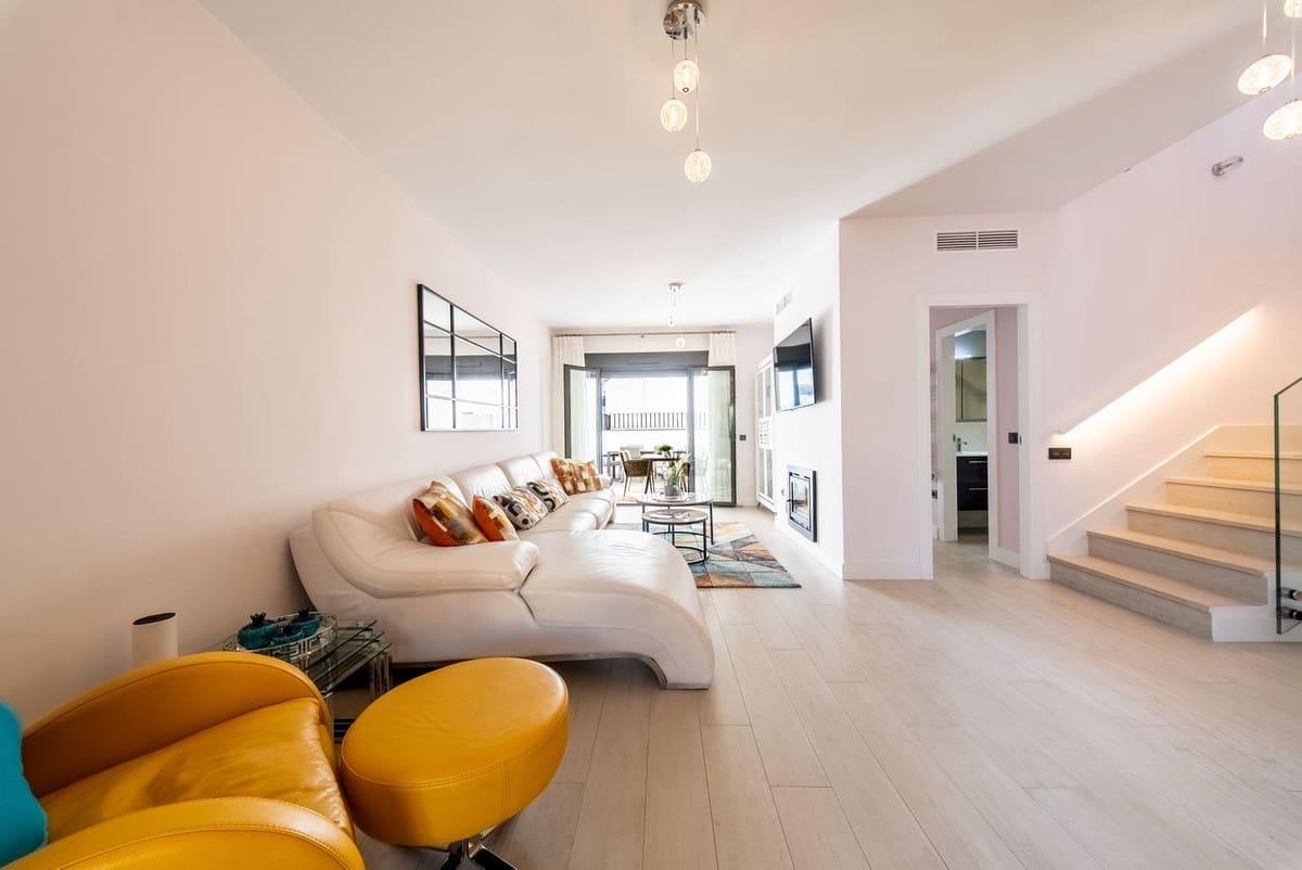 4 sypialnia Dom blizniak na sprzedaż w Mijas Costa z basenem garażem - 995 000 € (Ref: 9965306)