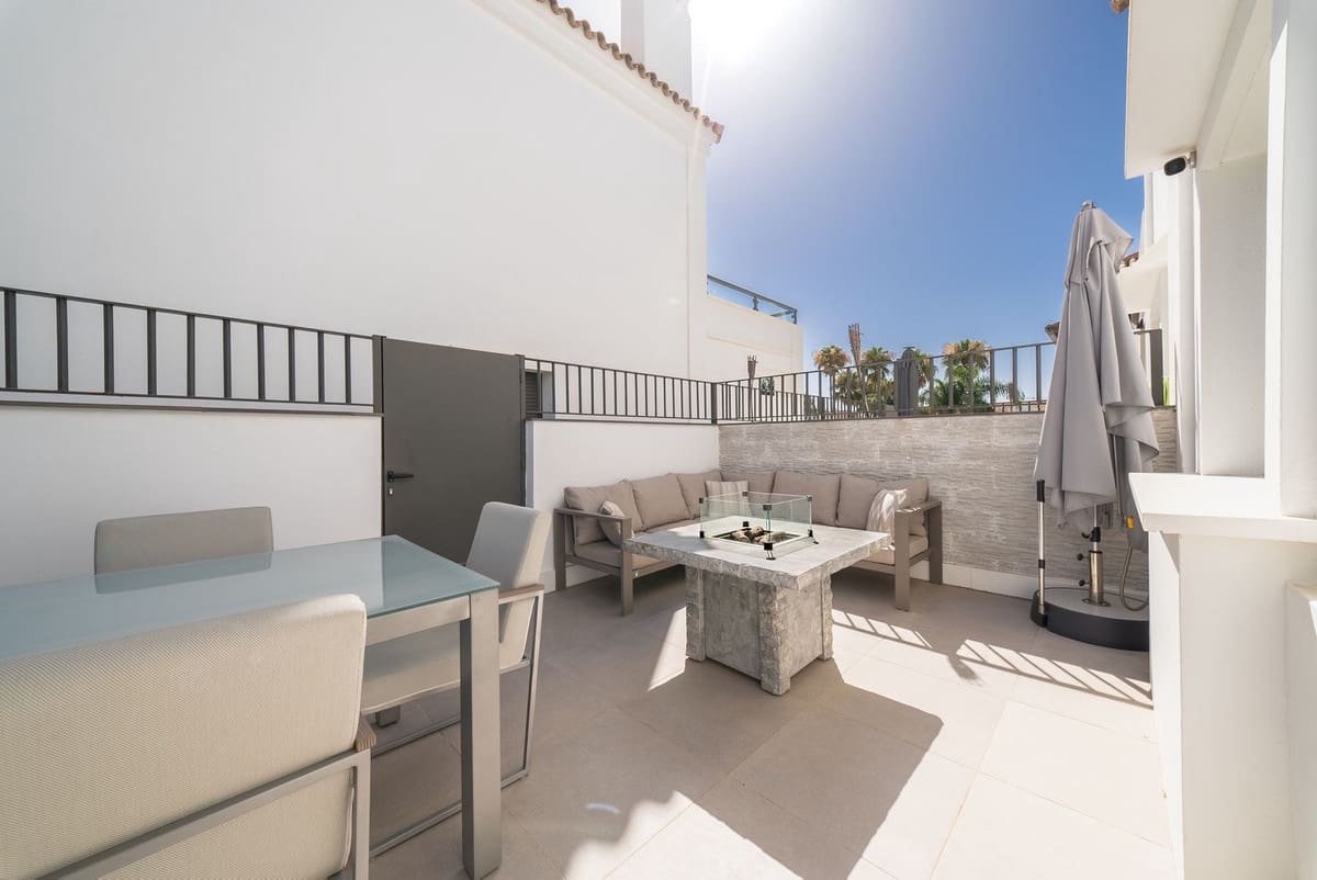 4 sypialnia Dom blizniak na sprzedaż w Mijas Costa z basenem garażem - 995 000 € (Ref: 9965306)