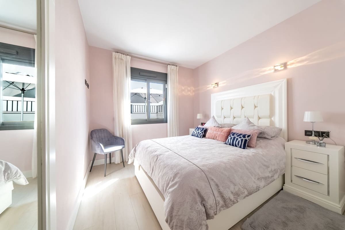 4 sypialnia Dom blizniak na sprzedaż w Mijas Costa z basenem garażem - 995 000 € (Ref: 9965306)