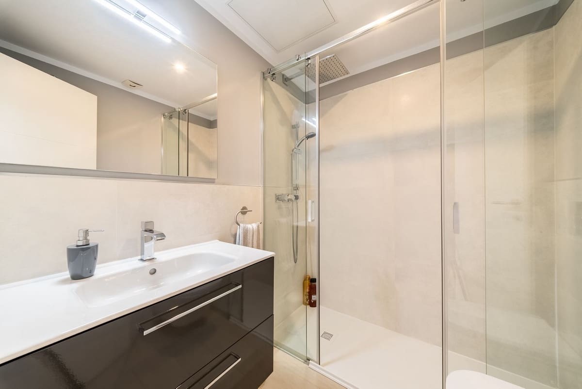 4 sypialnia Dom blizniak na sprzedaż w Mijas Costa z basenem garażem - 995 000 € (Ref: 9965306)