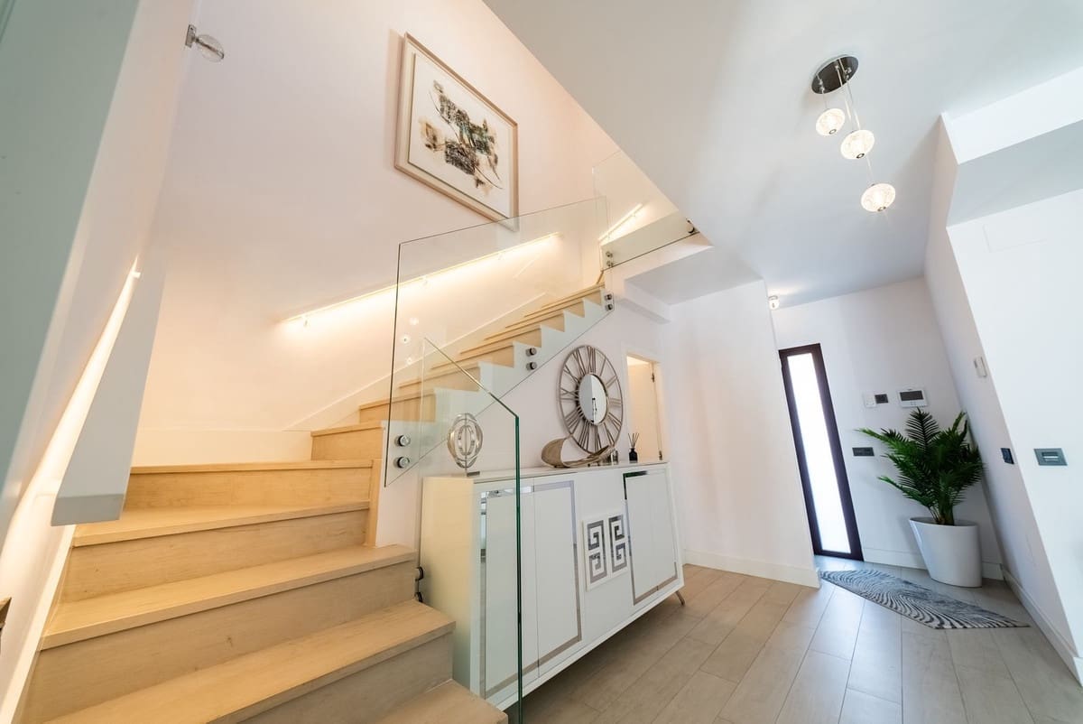 4 sypialnia Dom blizniak na sprzedaż w Mijas Costa z basenem garażem - 995 000 € (Ref: 9965306)