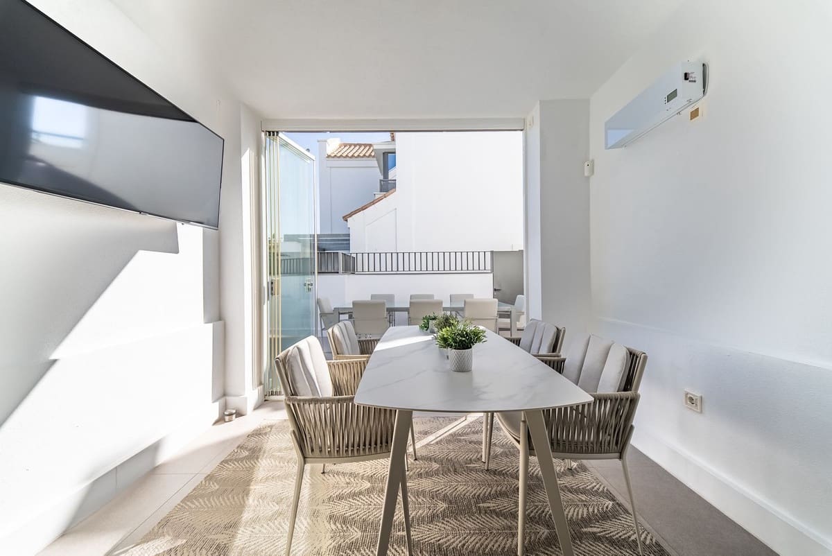 4 sypialnia Dom blizniak na sprzedaż w Mijas Costa z basenem garażem - 995 000 € (Ref: 9965306)