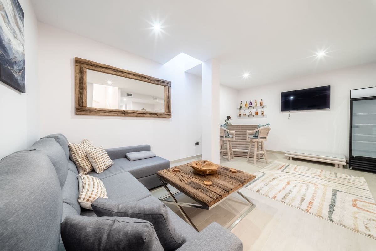 4 sypialnia Dom blizniak na sprzedaż w Mijas Costa z basenem garażem - 995 000 € (Ref: 9965306)