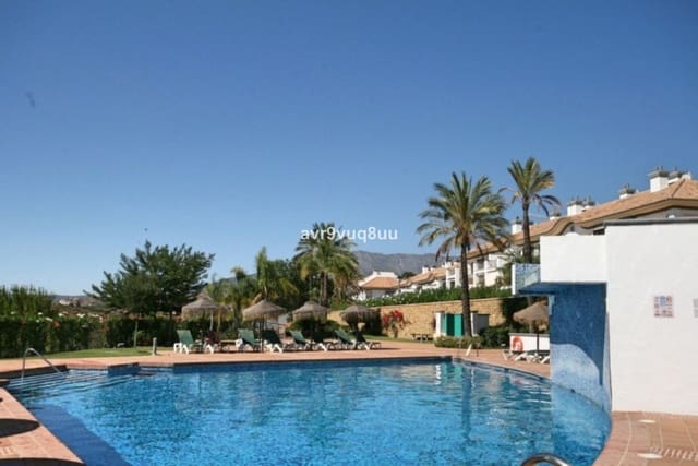 3 soveværelse Byhus til salg i Mijas Costa, Mijas med swimmingpool garage - € 630.000 (Ref: 9966682)