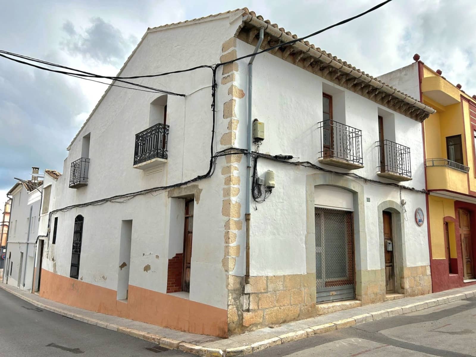 5 bedroom Townhouse for sale in Pedreguer - € 149,000 (Ref: 9484129)