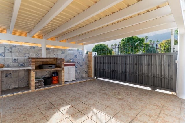 3 soveværelse Villa til salg i El Montgó, Dénia med garage - € 465.000 (Ref: 9484146)