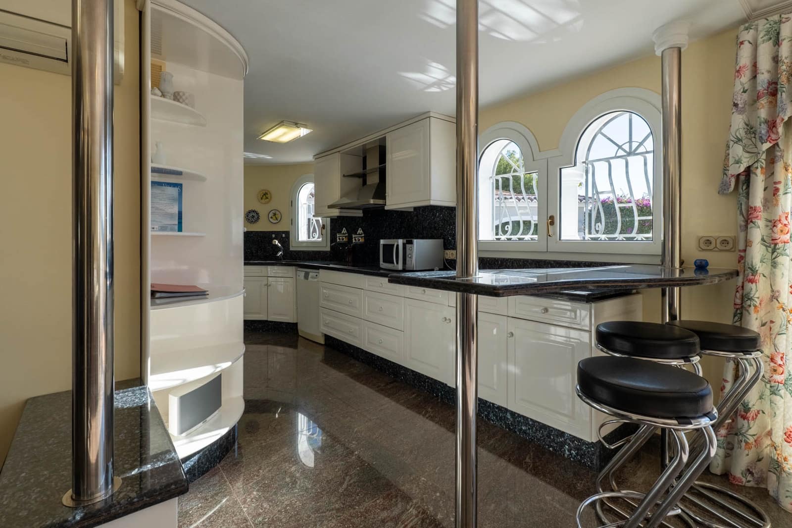 5 soveværelse Villa til salg i Benissa med garage - € 1.990.000 (Ref: 9484151)