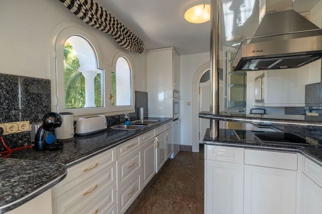 5 soveværelse Villa til salg i Benissa med garage - € 1.990.000 (Ref: 9484151)