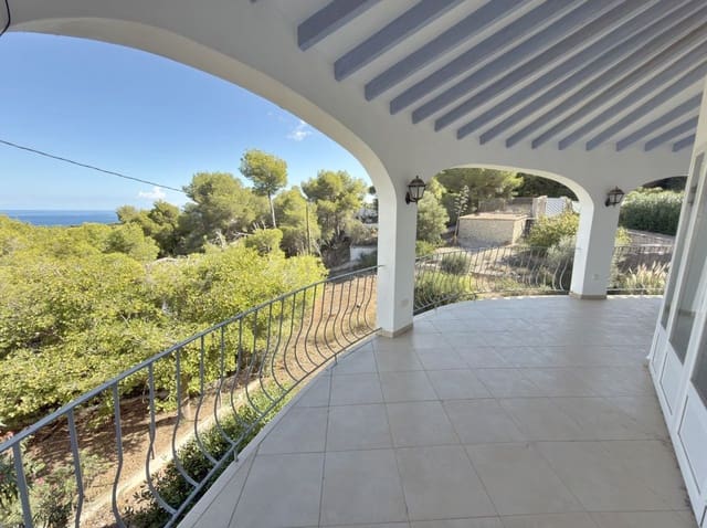 4 slaapkamer Villa te koop in Cap Martí - El Tossalet - Pinomar, Javea / Xàbia met garage - € 875.000 (Ref: 9484153)