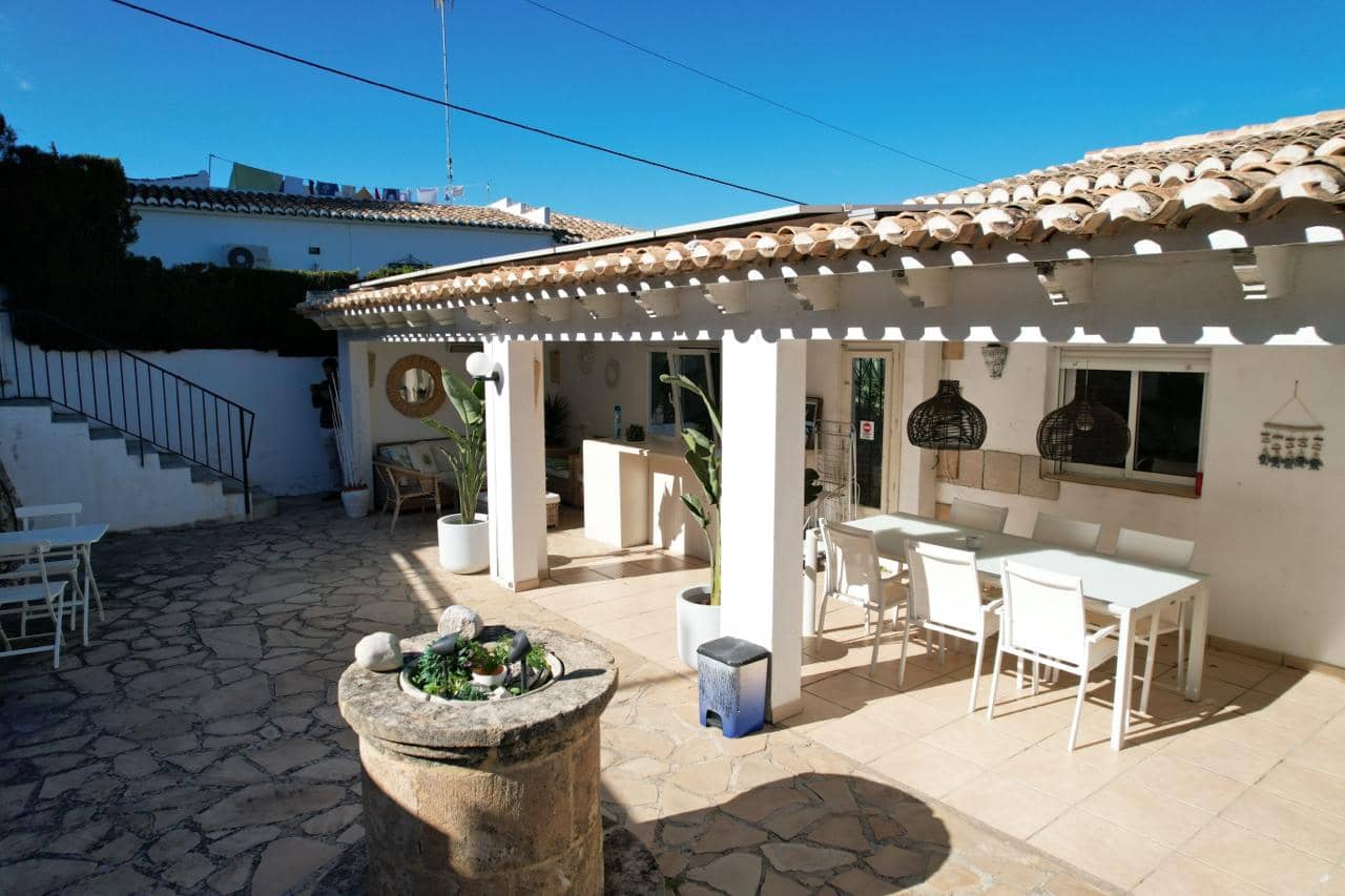 4 bedroom Villa for sale in Javea / Xabia with garage - € 599,000 (Ref: 9484156)
