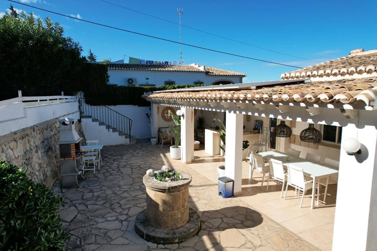 4 bedroom Villa for sale in Javea / Xabia with garage - € 599,000 (Ref: 9484156)