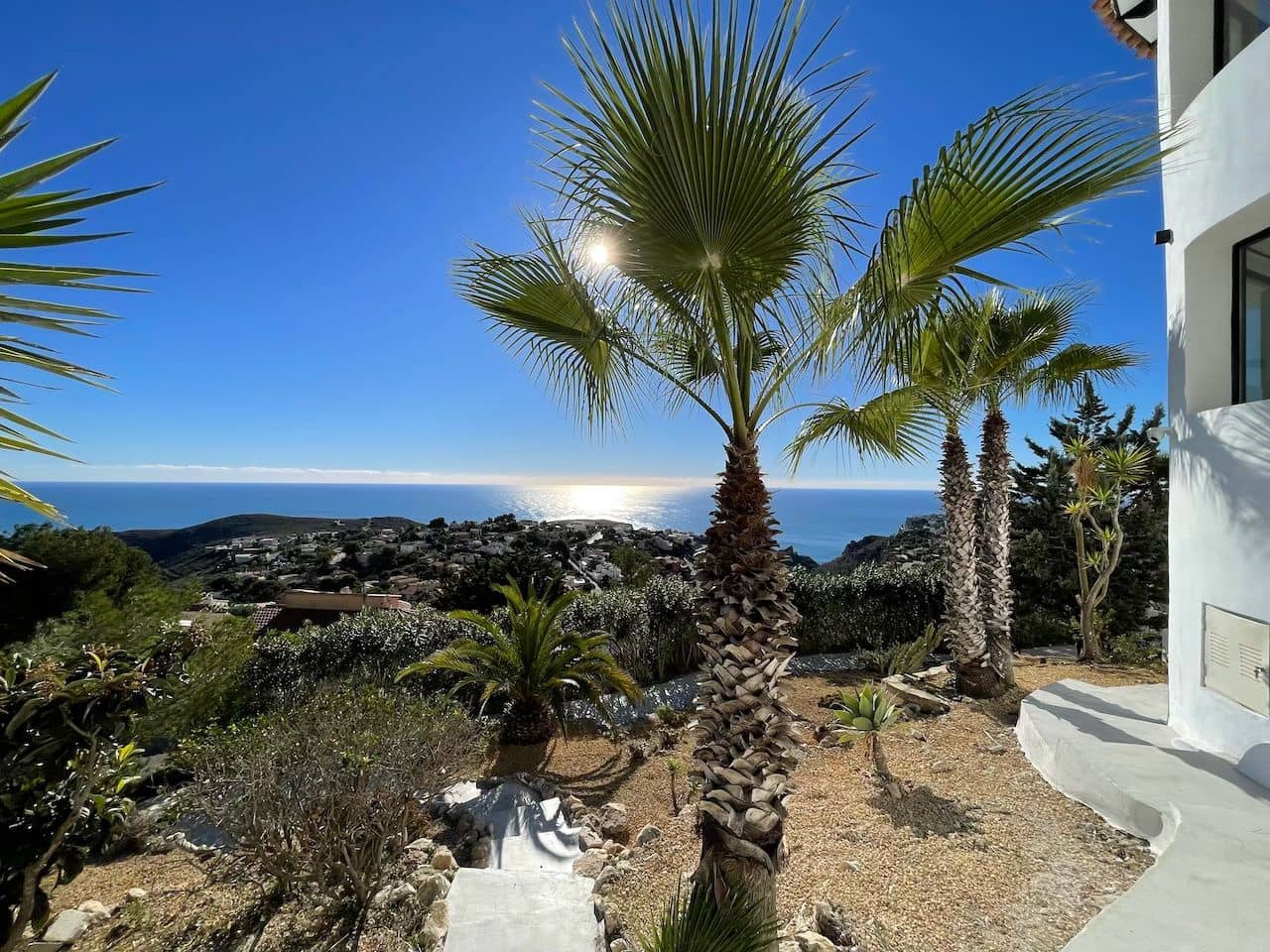 5 bedroom Villa for sale in Benitachell / Benitatxell with garage - € 1,700,000 (Ref: 9484159)