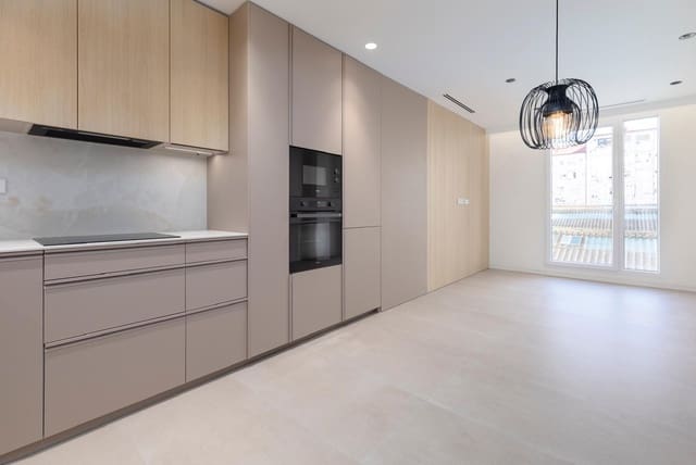 3 makuuhuone Asunto myytävänä paikassa La Gran Via, Valencia kaupunki - 680 000 € (Ref: 9484172)