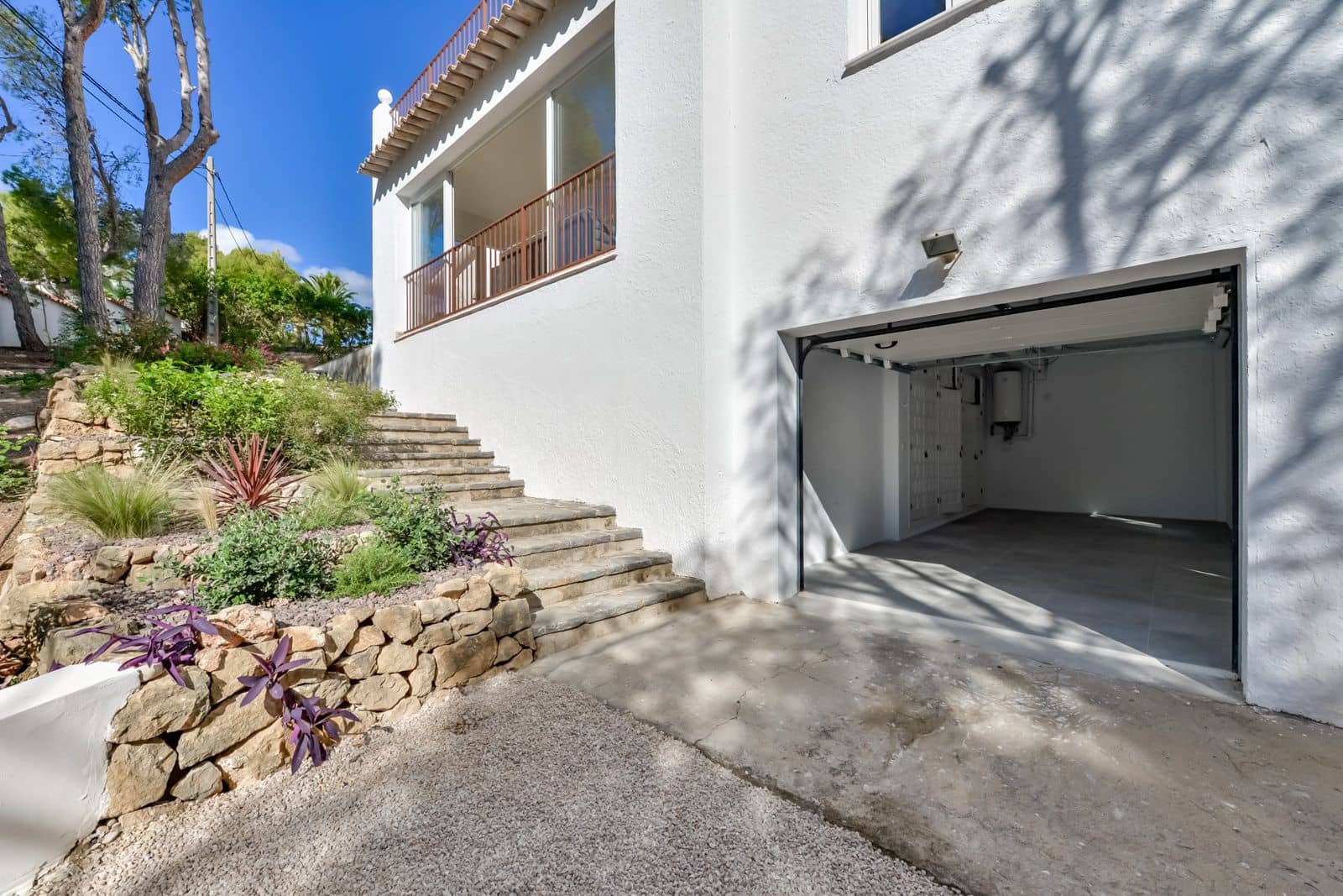 3 bedroom Villa for sale in Altea with garage - € 695,000 (Ref: 9484190)