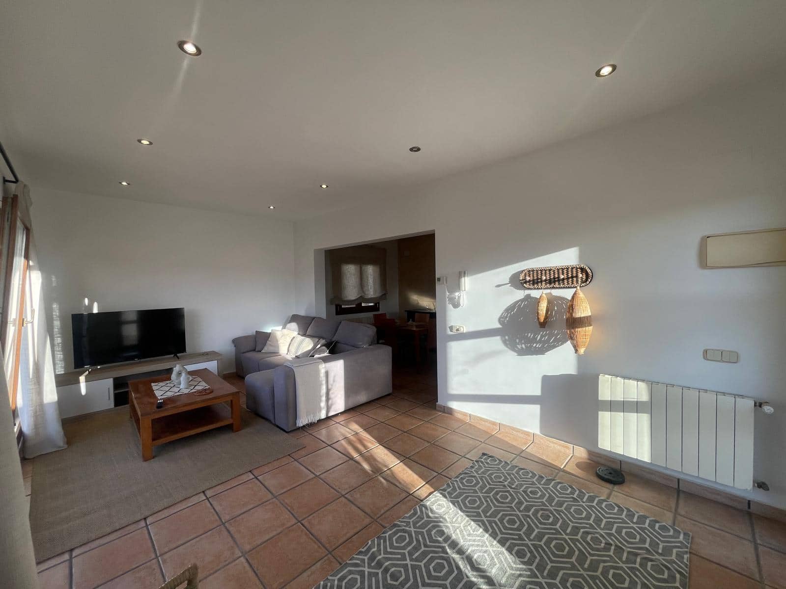 5 bedroom Business for sale in Moraira with garage - € 250,000 (Ref: 9484196)