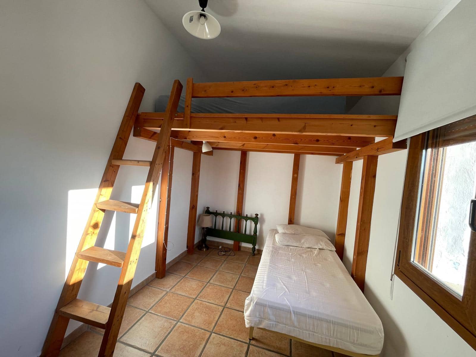 5 bedroom Business for sale in Moraira with garage - € 250,000 (Ref: 9484196)