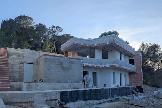 3 slaapkamer Villa te koop in Teulada Pueblo, Teulada-Moraira met garage - € 1.095.000 (Ref: 9484217)