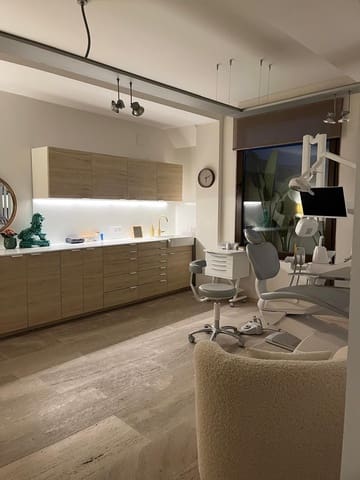 5 soveværelse Erhverv til leje i Moravit - Cap Blanc, Teulada-Moraira med garage - € 5.000 (Ref: 9484224)