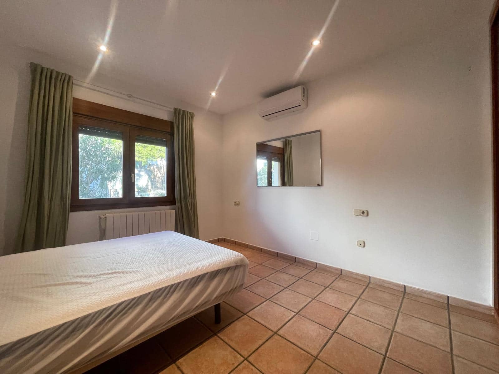 5 soveværelse Erhverv til leje i Moraira med garage - € 5.000 (Ref: 9484224)