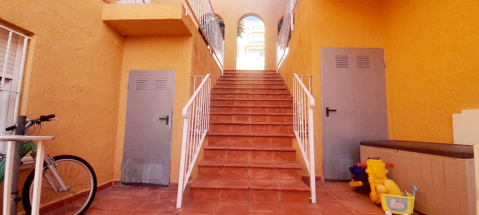 2 bedroom Apartment for sale in Benitachell / Benitatxell with garage - € 190,000 (Ref: 9484228)