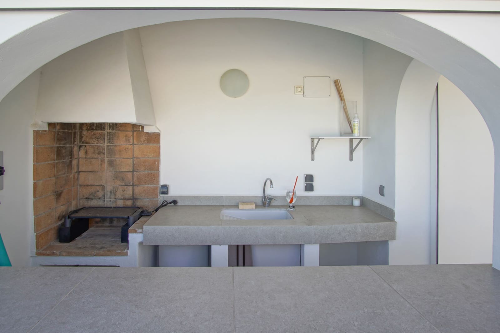 5 bedroom Villa for sale in Pego with garage - € 895,000 (Ref: 9484229)