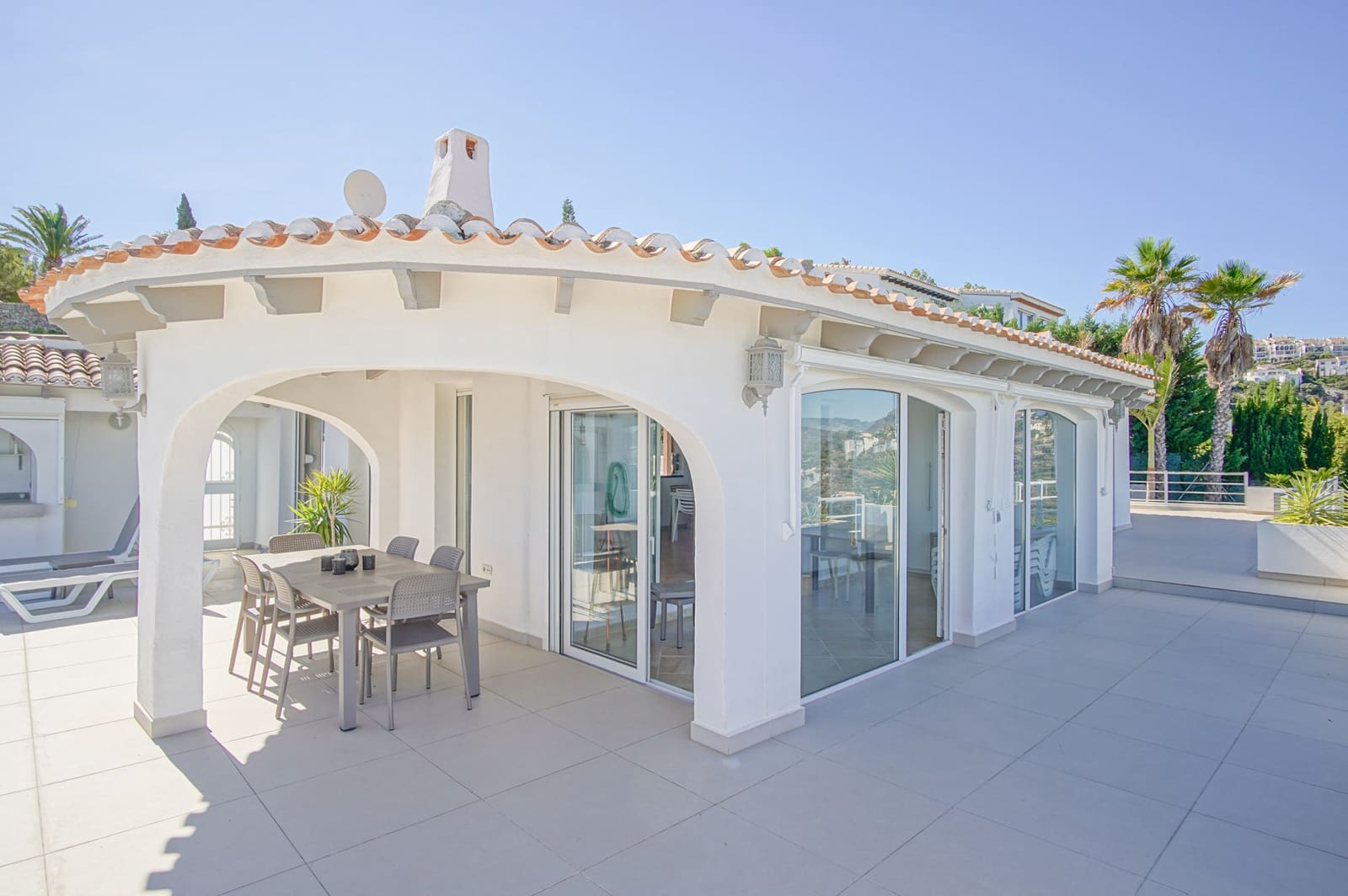 5 bedroom Villa for sale in Pego with garage - € 895,000 (Ref: 9484229)