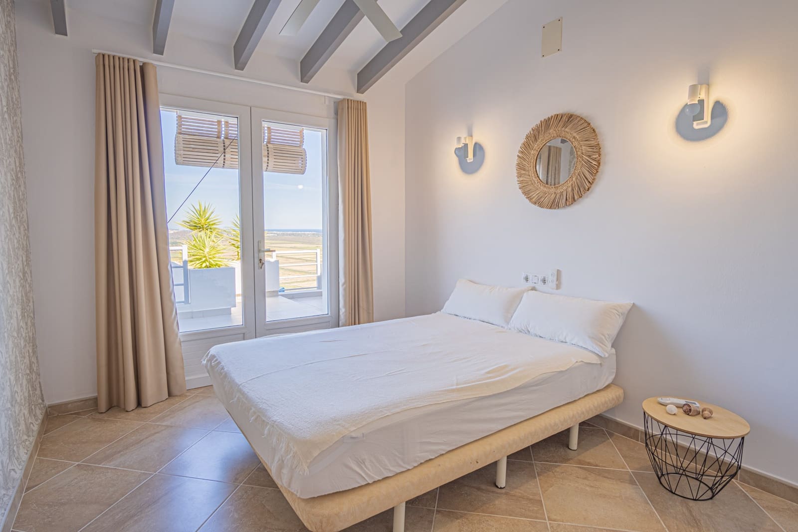 5 bedroom Villa for sale in Pego with garage - € 895,000 (Ref: 9484229)