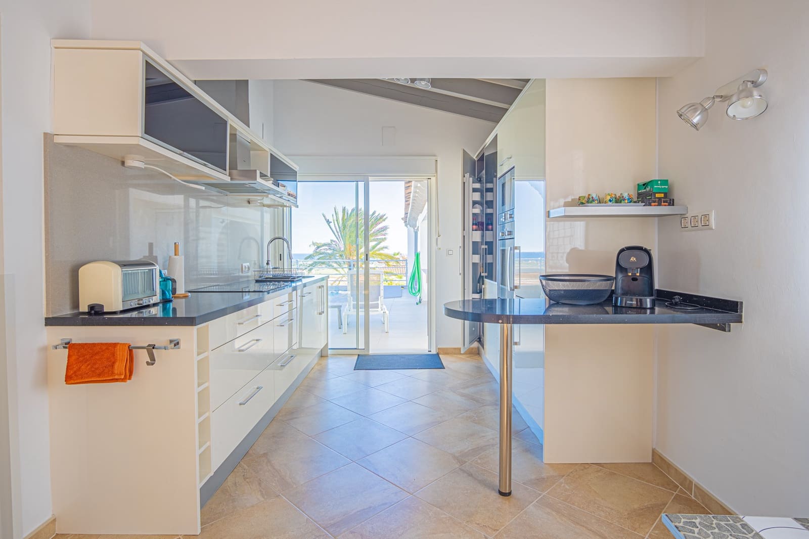 5 bedroom Villa for sale in Pego with garage - € 895,000 (Ref: 9484229)