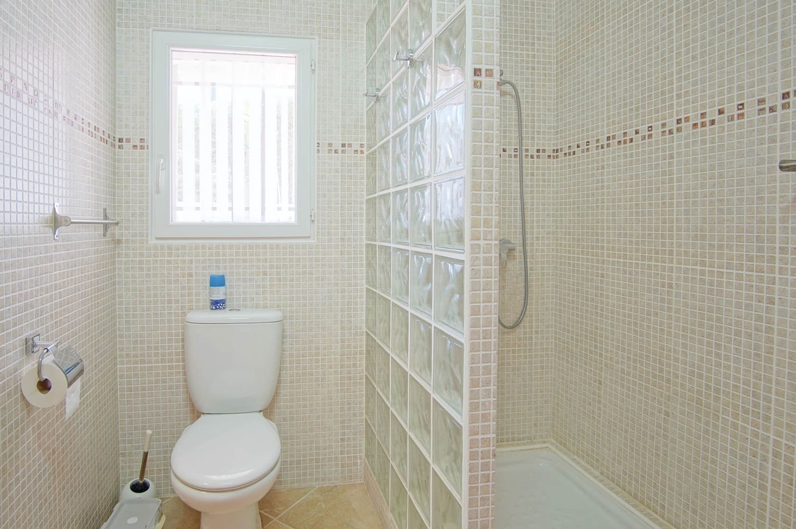 5 bedroom Villa for sale in Pego with garage - € 895,000 (Ref: 9484229)