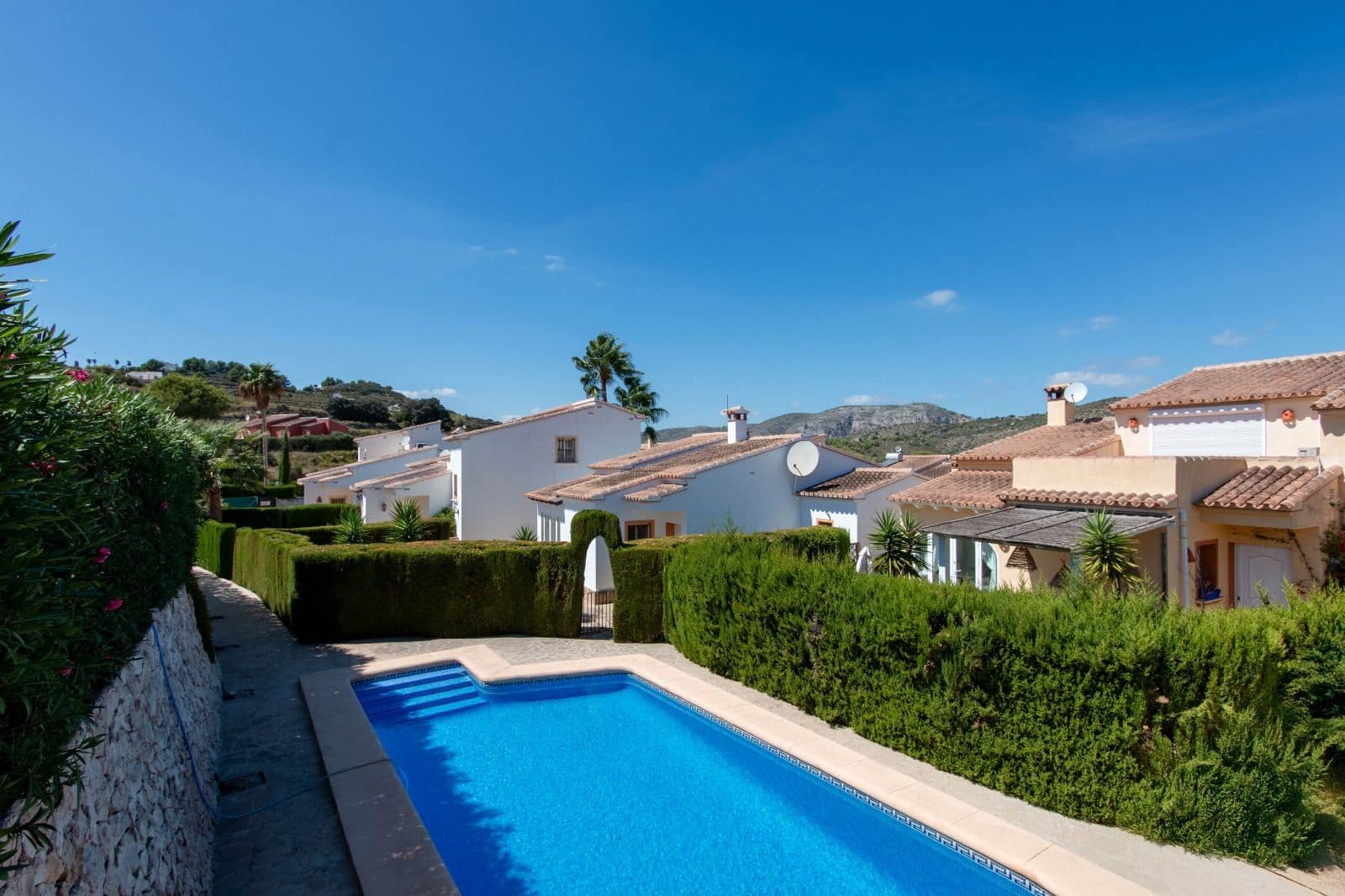 2 bedroom Villa for sale in Benitachell / Benitatxell with garage - € 299,000 (Ref: 9484240)