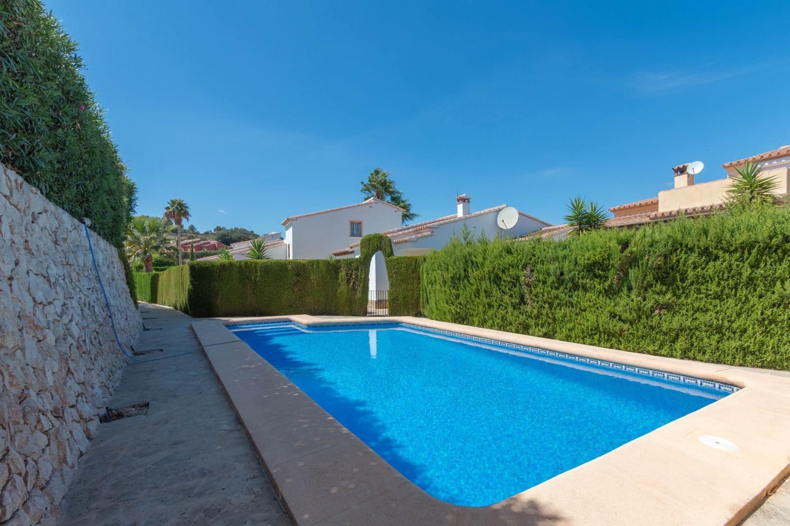 2 bedroom Villa for sale in Benitachell / Benitatxell with garage - € 299,000 (Ref: 9484240)