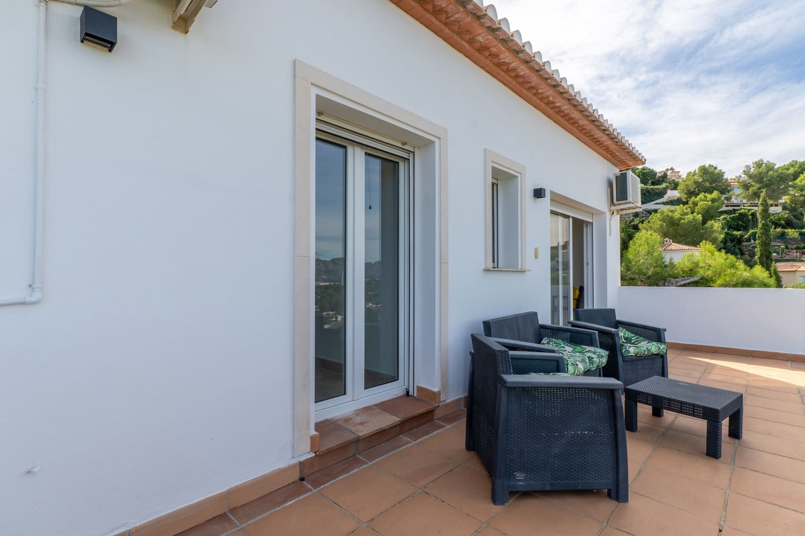 3 bedroom Villa for sale in Pedreguer with garage - € 895,000 (Ref: 9484244)