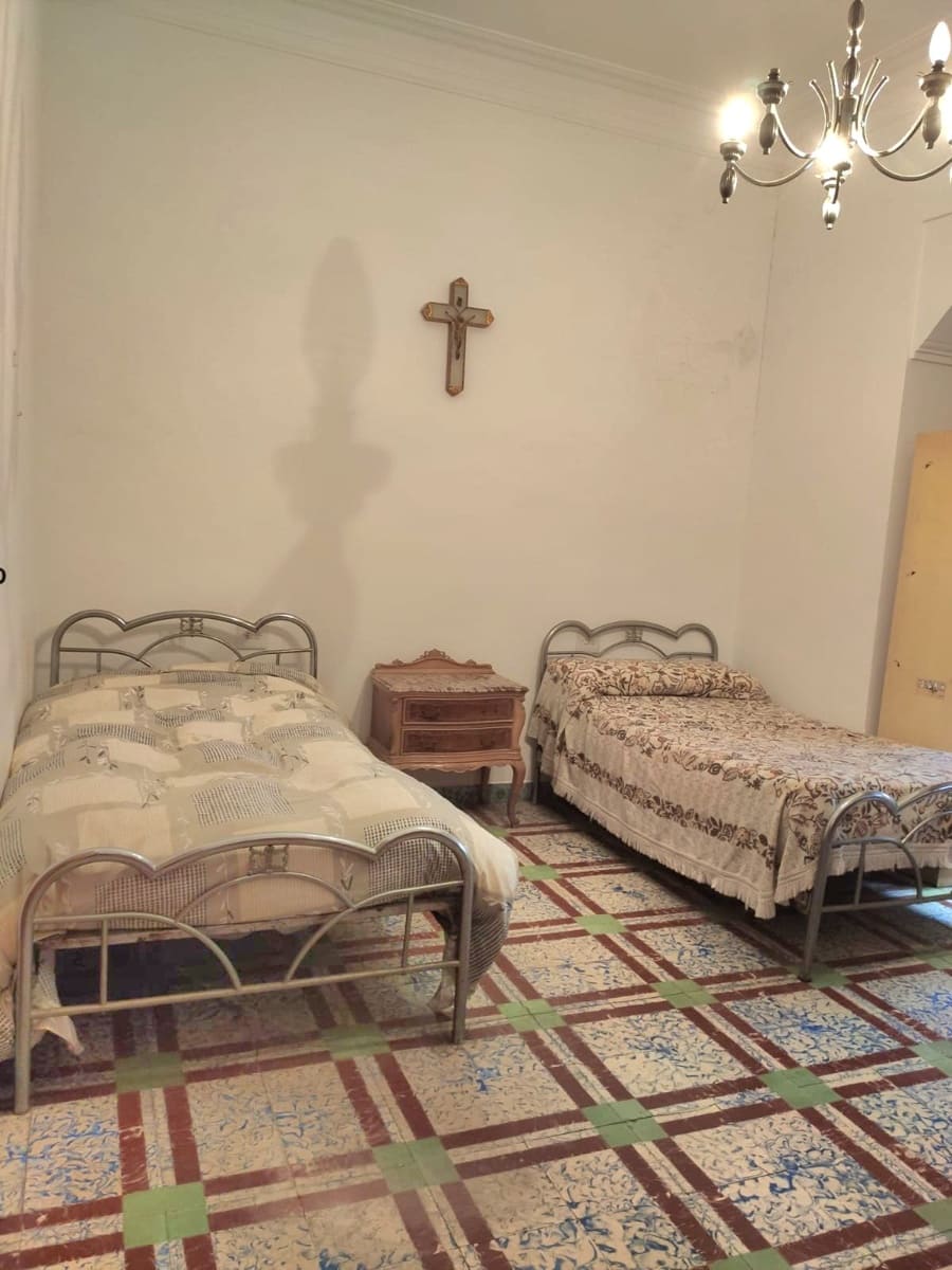 5 bedroom Townhouse for sale in Pedreguer - € 320,000 (Ref: 9484249)