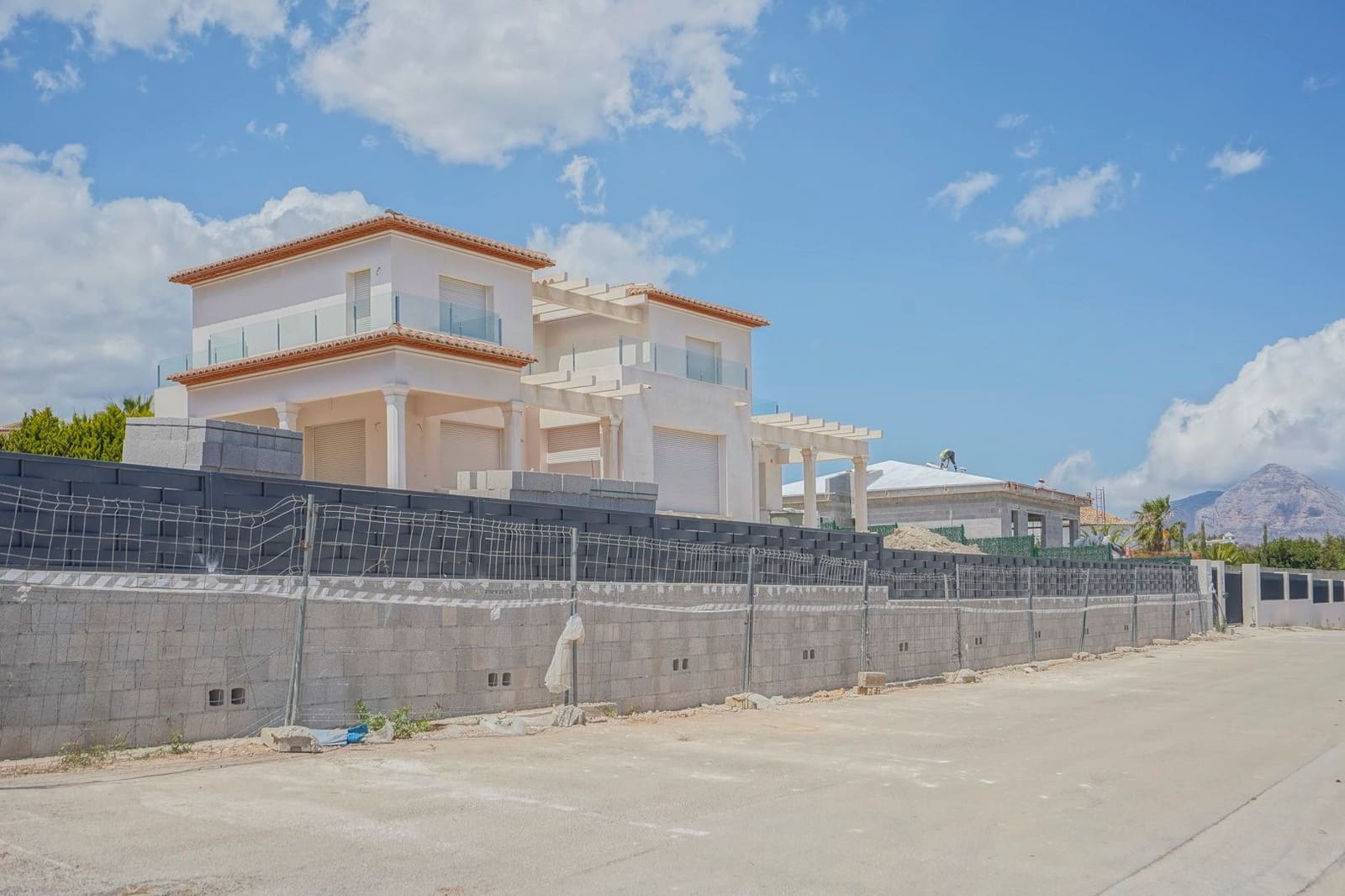 4 makuuhuone Huvila myytävänä paikassa Pinosol mukana 
autotalli - 1 275 000 € (Ref: 9484256)