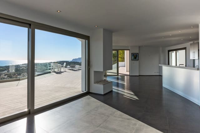 5 bedroom Villa for sale in Casco Urbano, Teulada-Moraira with garage - € 1,990,000 (Ref: 9484258)