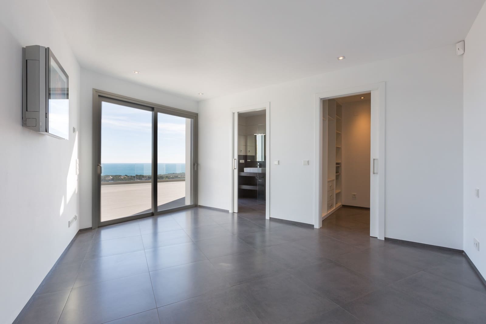 5 bedroom Villa for sale in Moraira with garage - € 1,990,000 (Ref: 9484258)