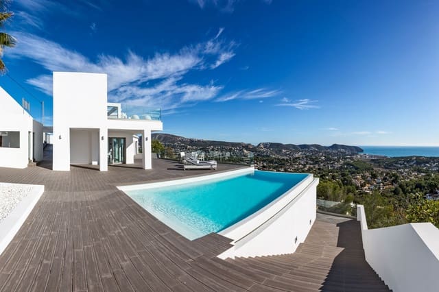 5 bedroom Villa for sale in Casco Urbano, Teulada-Moraira with garage - € 1,990,000 (Ref: 9484258)