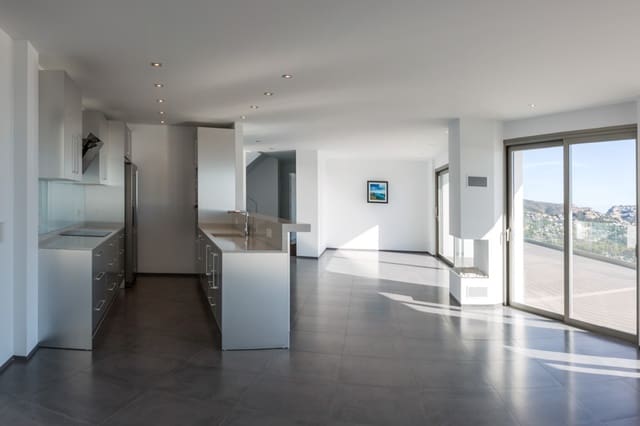 5 bedroom Villa for sale in Casco Urbano, Teulada-Moraira with garage - € 1,990,000 (Ref: 9484258)