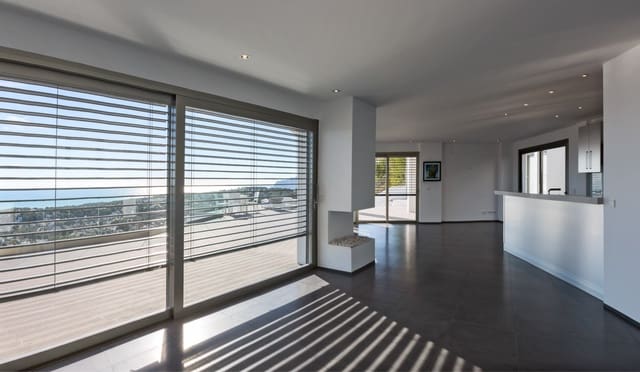 5 bedroom Villa for sale in Casco Urbano, Teulada-Moraira with garage - € 1,990,000 (Ref: 9484258)