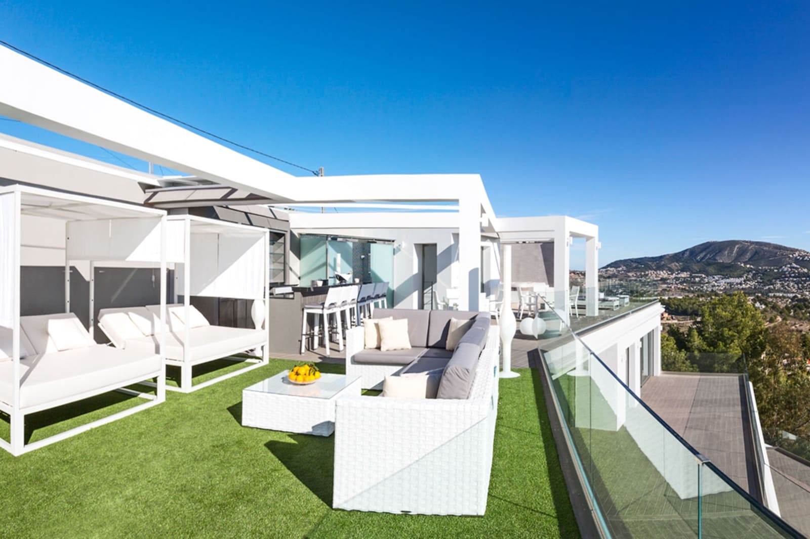 5 bedroom Villa for sale in Moraira with garage - € 1,990,000 (Ref: 9484258)