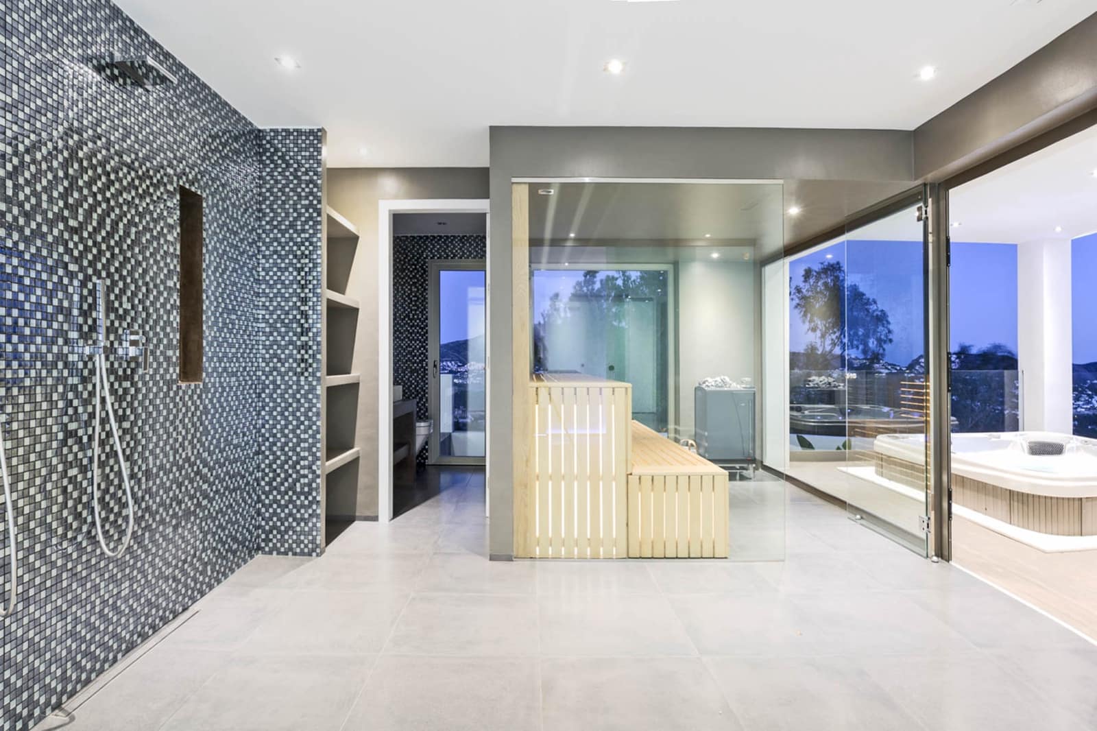 5 bedroom Villa for sale in Moraira with garage - € 1,990,000 (Ref: 9484258)