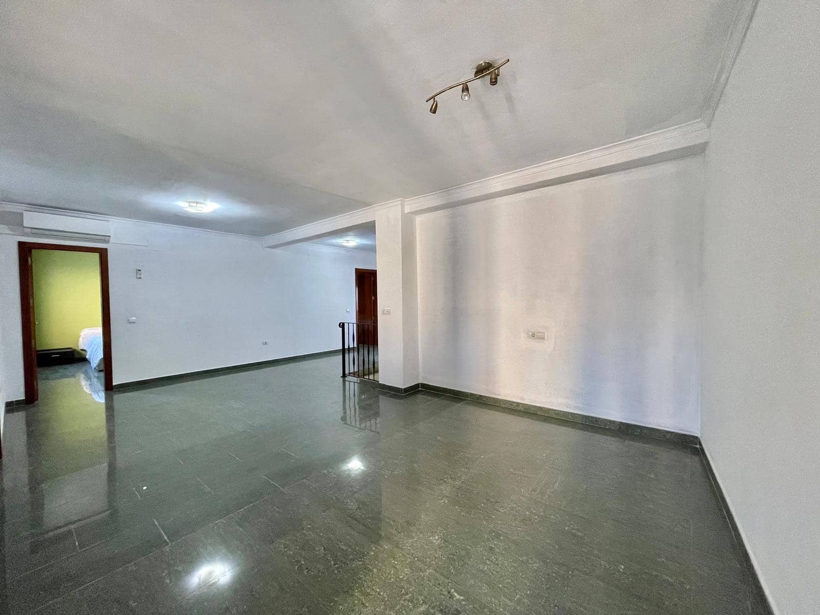 4 quarto Casa em Banda para venda em Gata de Gorgos com garagem - 325 000 € (Ref: 9484260)