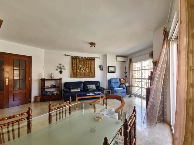 4 bedroom Apartment for sale in Dénia with garage - € 311,000 (Ref: 9484261)