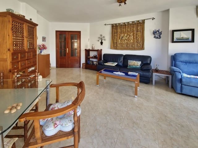 4 bedroom Apartment for sale in Dénia with garage - € 311,000 (Ref: 9484261)