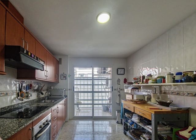 4 bedroom Apartment for sale in Dénia with garage - € 311,000 (Ref: 9484261)