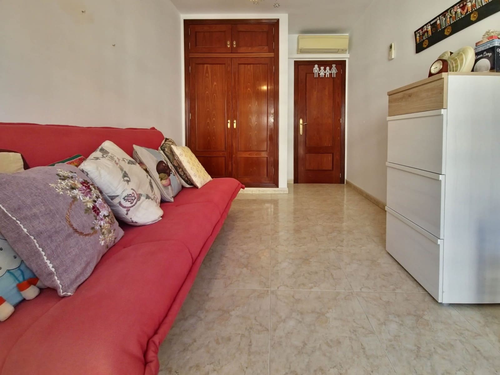 4 bedroom Apartment for sale in Denia with garage - € 311,000 (Ref: 9484261)