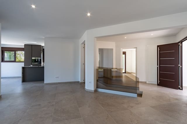 4 slaapkamer Villa te koop in El Montgó, Dénia met garage - € 999.000 (Ref: 9484268)